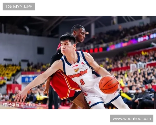 广东球迷发声 陈家政上场引争议 广东球迷发声 陈家政上场引争议